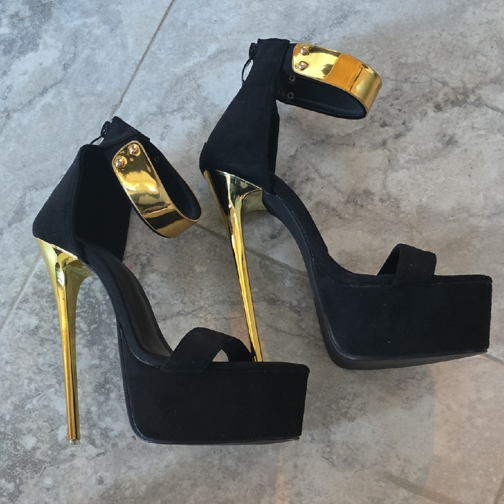 Chic Black and Gold Platform Heels